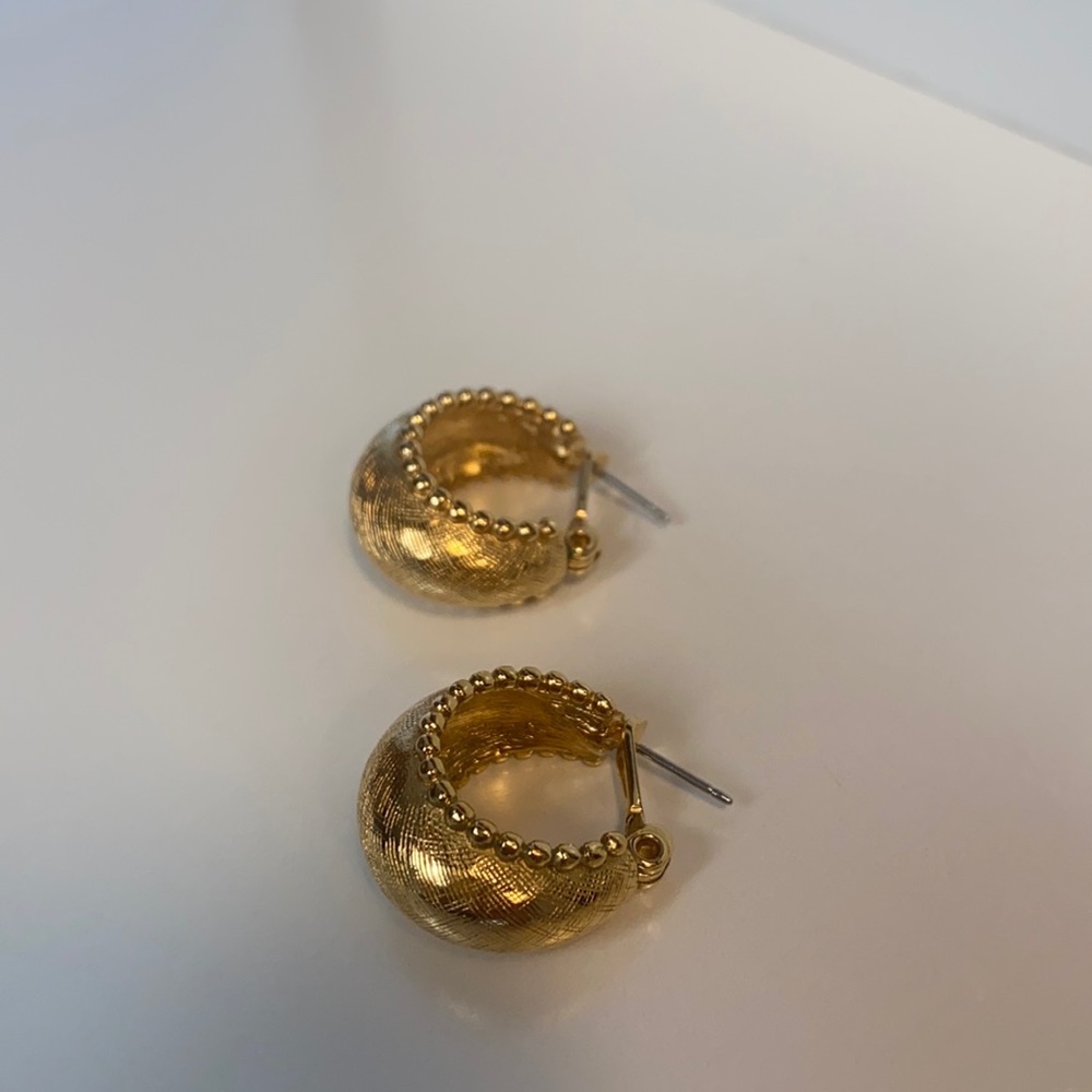 Monet Vintage Earrings - Picture 3 of 5